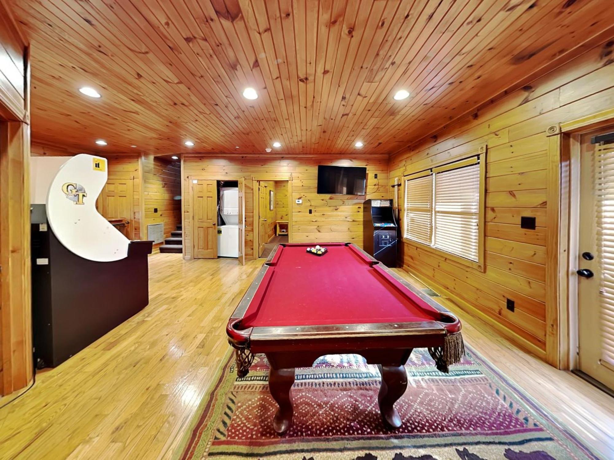 The Great Escape Ii, 5 Bedrooms, Sleeps 17, Game Room, Pool Access, Theater Gatlinburg Exteriör bild