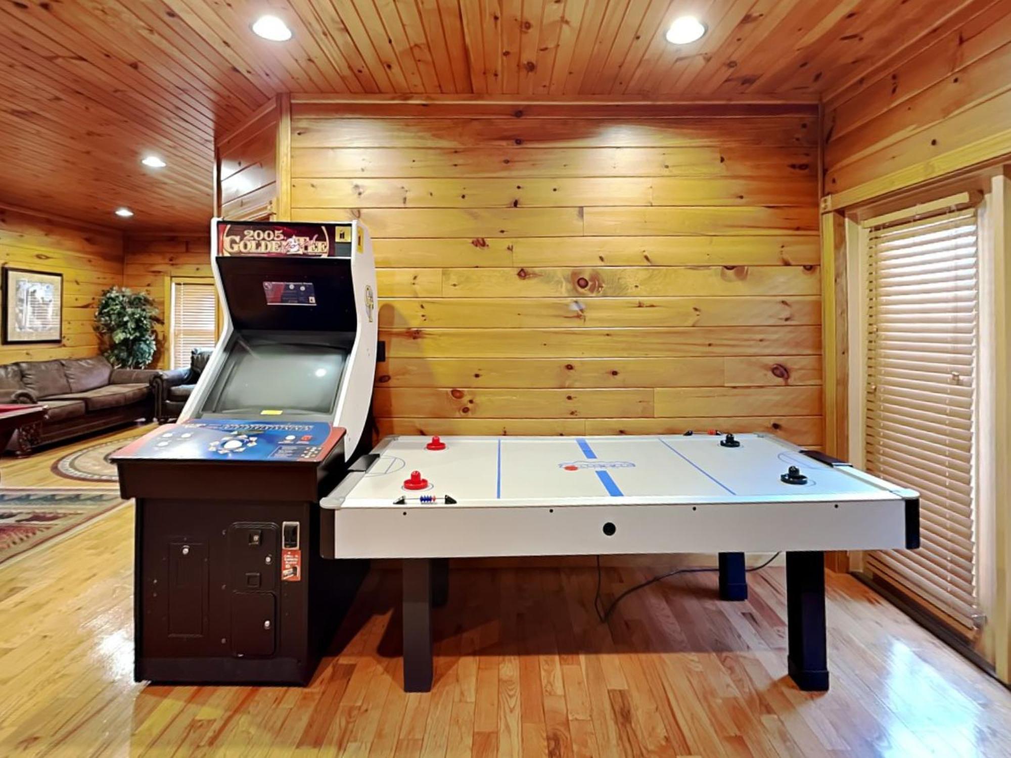 The Great Escape Ii, 5 Bedrooms, Sleeps 17, Game Room, Pool Access, Theater Gatlinburg Exteriör bild