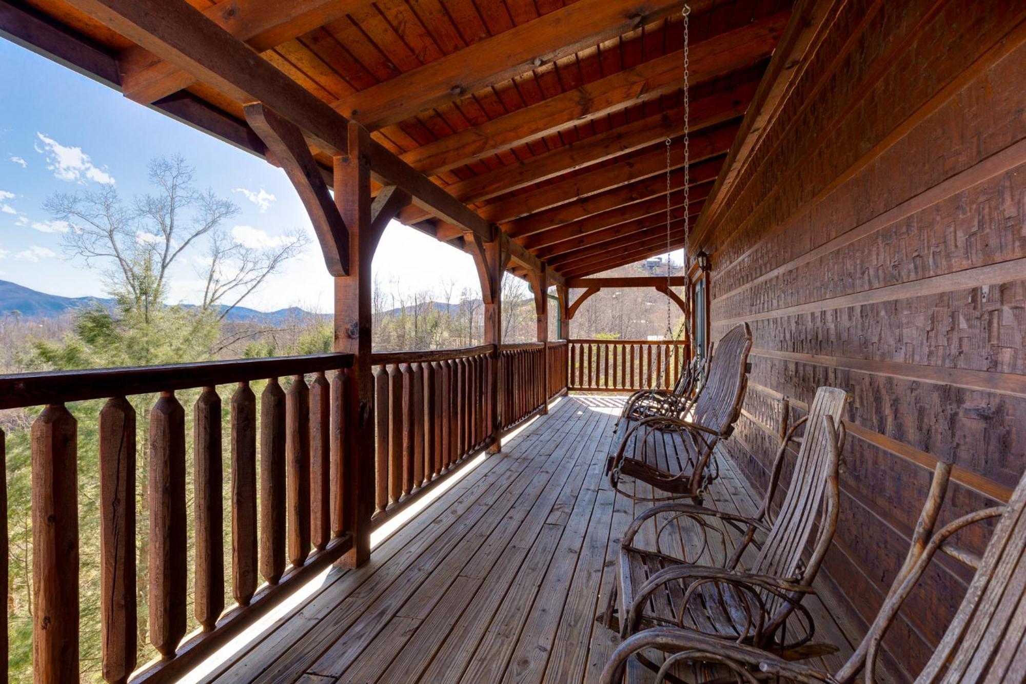 The Great Escape Ii, 5 Bedrooms, Sleeps 17, Game Room, Pool Access, Theater Gatlinburg Exteriör bild